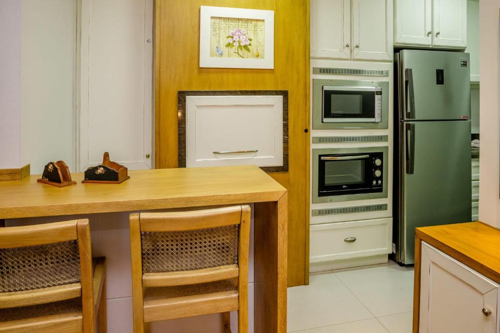 Apartamento amplo e muito bem decorado na rua da Aldeia do Papai Noel  Apartamento amplo e muito bem decorado na rua da Aldeia do Papai Noel