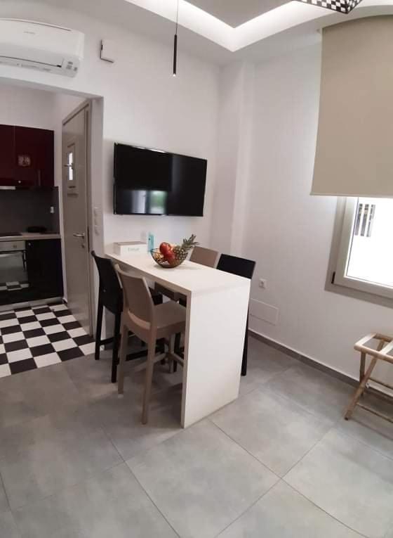 Kuchyňa alebo kuchynka v ubytovaní Naxos Ellis Apartments