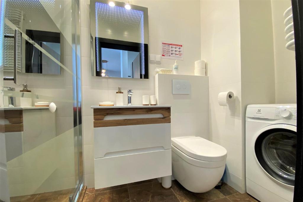 Kúpeľňa v ubytovaní erApartments Mennica Residence