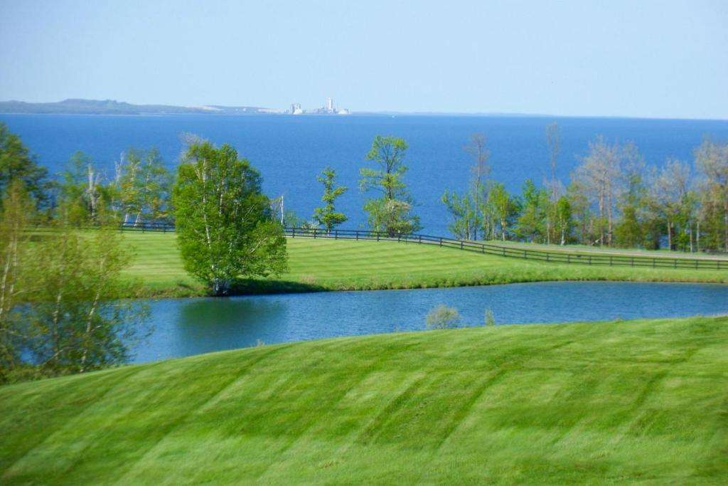 Birchwood Bay View, Harbor Springs (updated prices 2024)