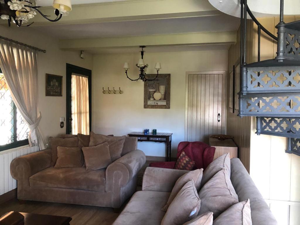  Casa no centro de Campos do Jordão