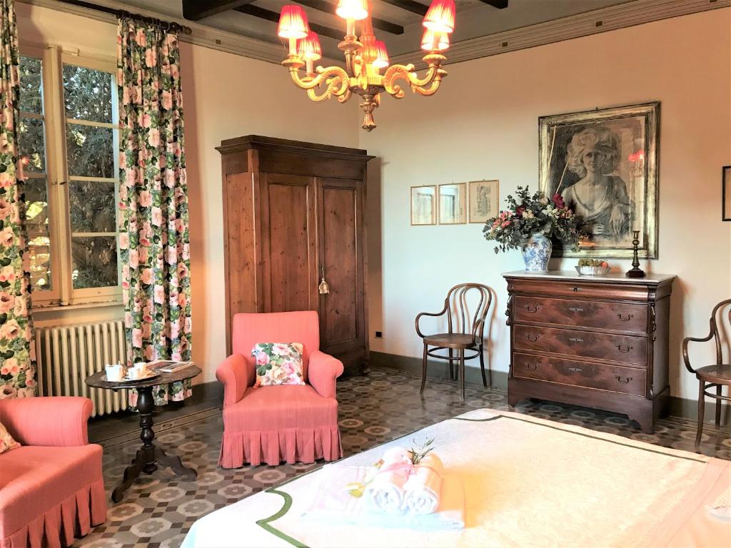 Posezení v ubytování Villa Carlotta con piscina