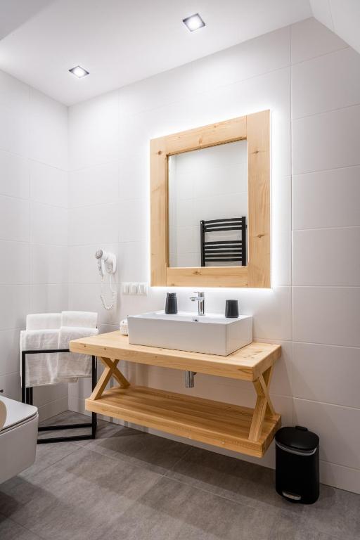 Kúpeľňa v ubytovaní Biały Miś Apartamenty Art & Design