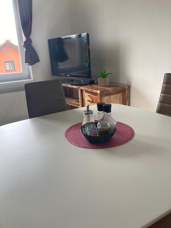 TV a/nebo společenská místnost v ubytování Apartmány V ráji