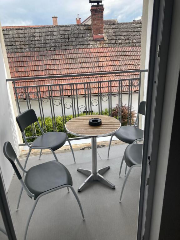 Balkón nebo terasa v ubytování Apartmány V ráji
