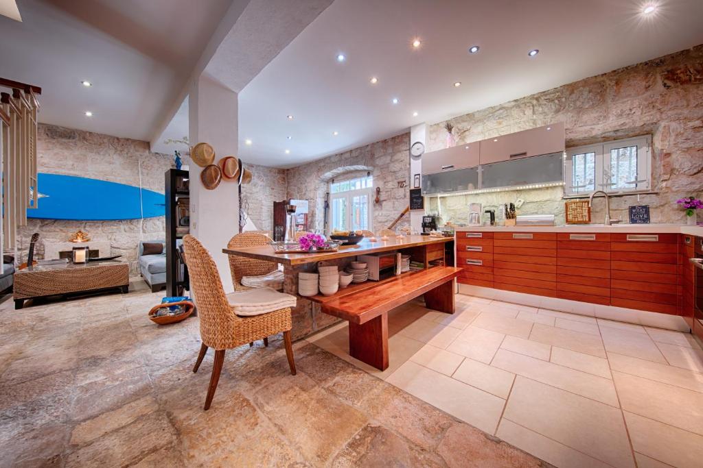 Kuchyň nebo kuchyňský kout v ubytování B&B Villa Vis