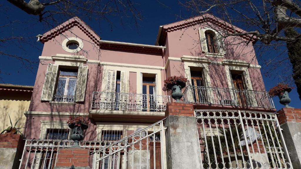 Budova, kde se bed and breakfast nachází