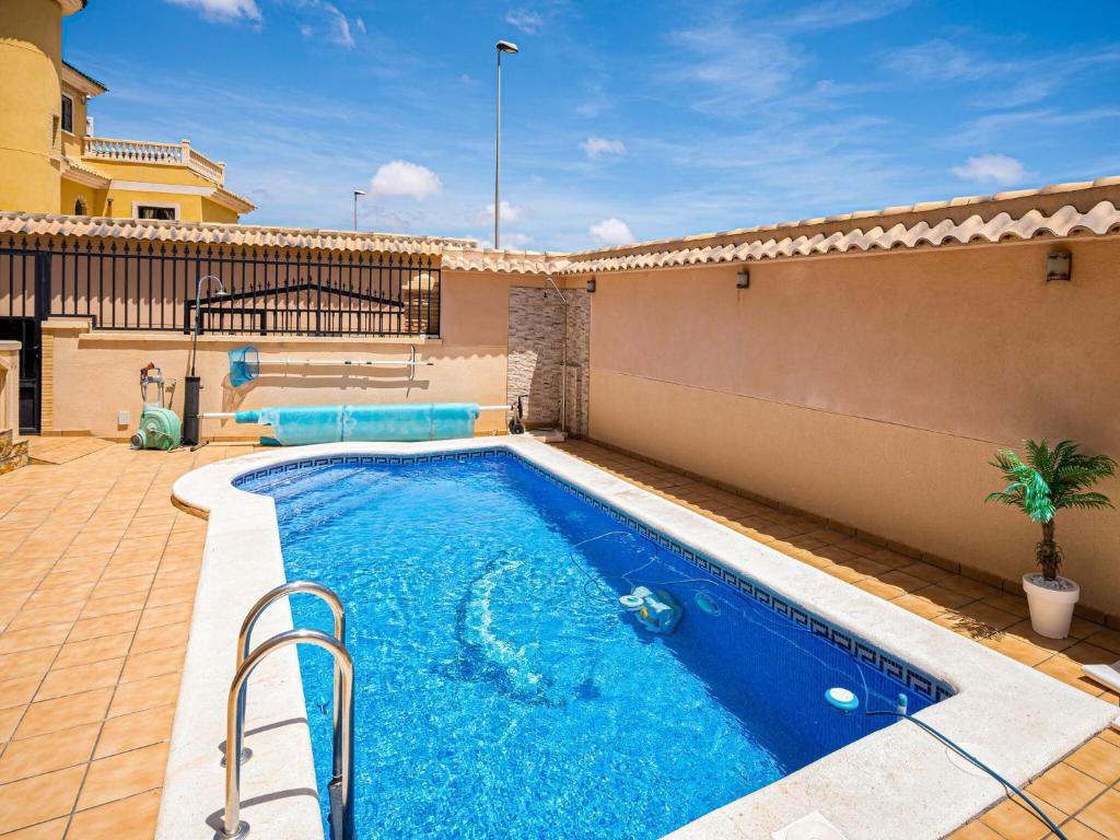 Bazén v ubytování Casa vacanze a Orihuela con giardino nebo v jeho okolí