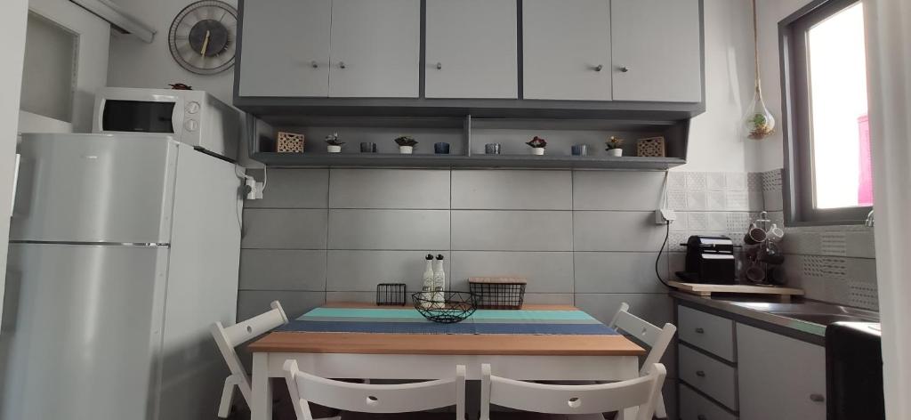 A kitchen or kitchenette at Batsi Bay Premium