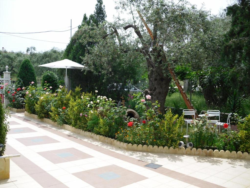 Zahrada ubytování Ioli Apartments