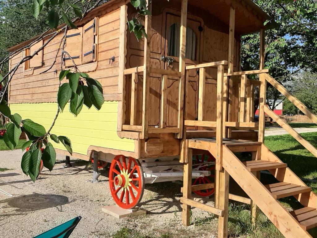 Roulottes au pied du Vercors - Caravan
