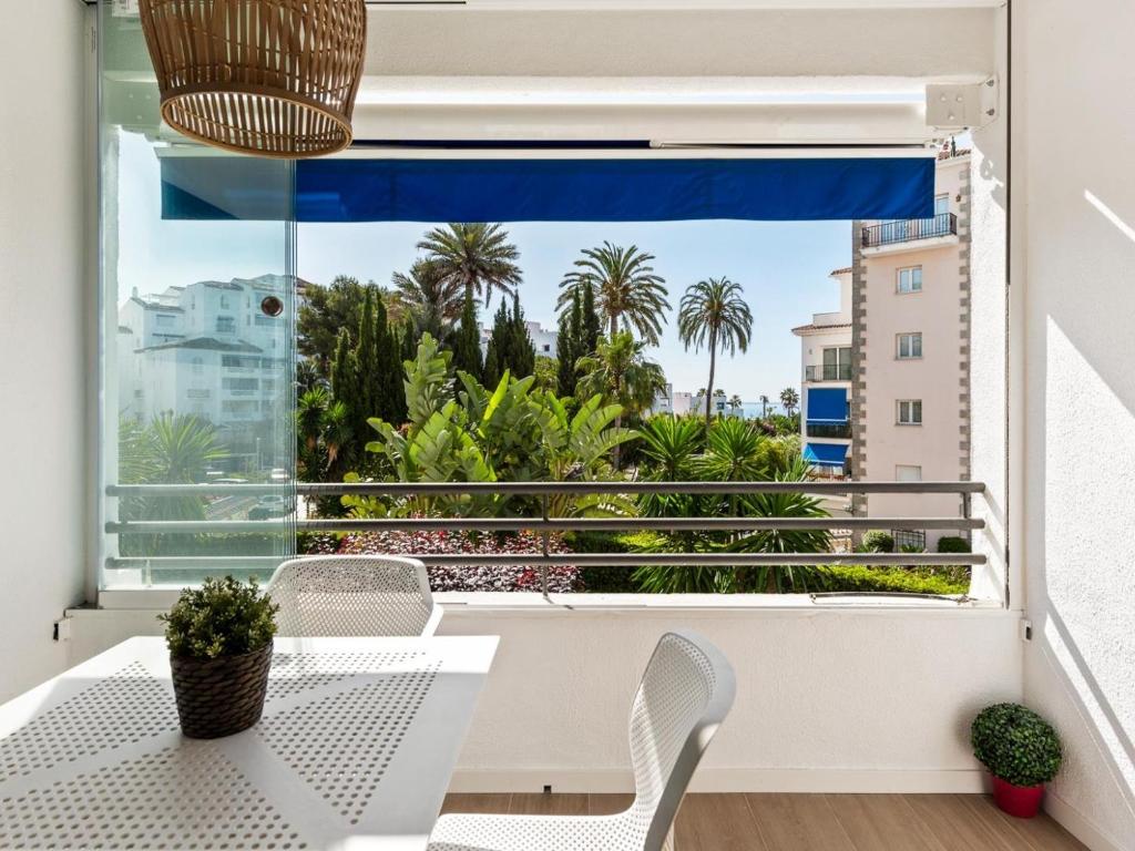 A balcony or terrace at Estudio en medina garden