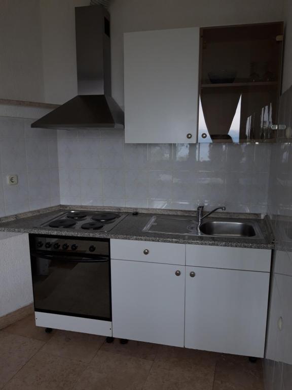 Kuchyň nebo kuchyňský kout v ubytování Villa Salyna