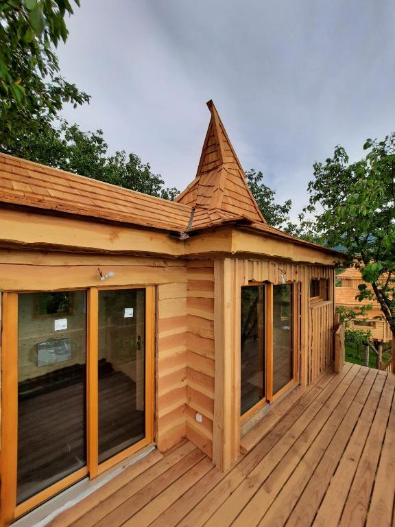 Roulottes au pied du Vercors - Superieur Chalet