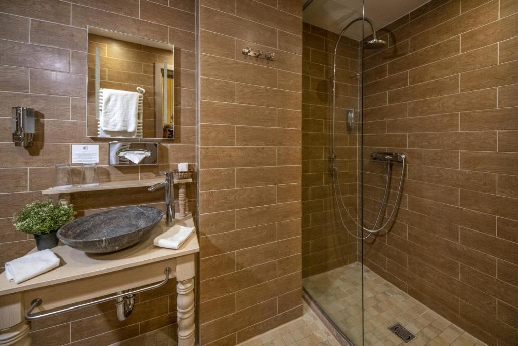 Koupelna v ubytování Oxigén Family Hotel Noszvaj