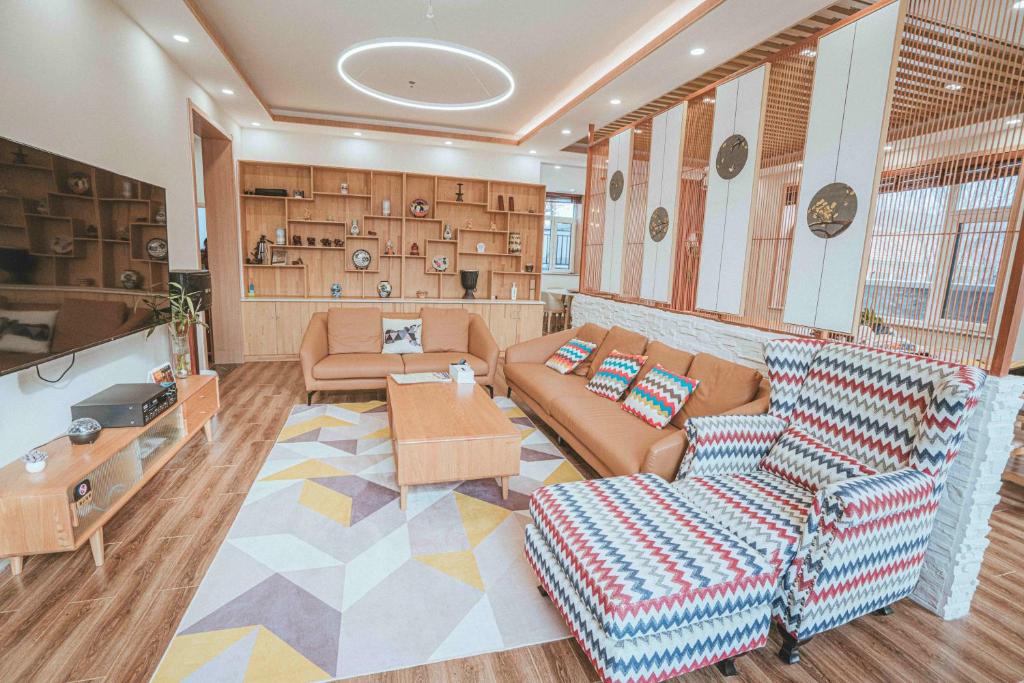 Hidden in the World (Winter Olympic Town) - Crabapple No.4 Courtyard - Housity