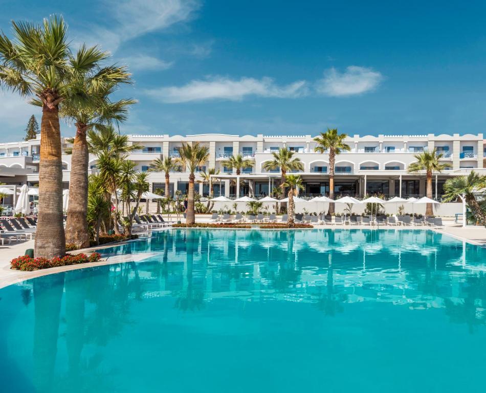 Bazén v ubytování Mitsis Rodos Village nebo v jeho okolí