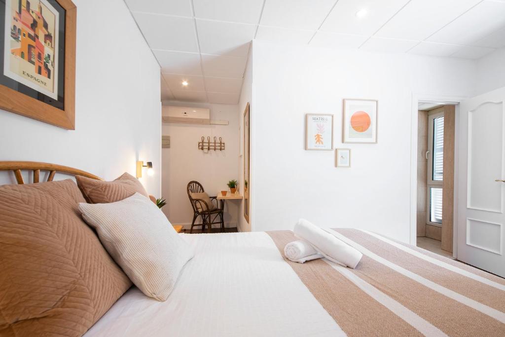 Posteľ alebo postele v izbe v ubytovaní Marisol - Self Check-In Guesthouse - Adults only