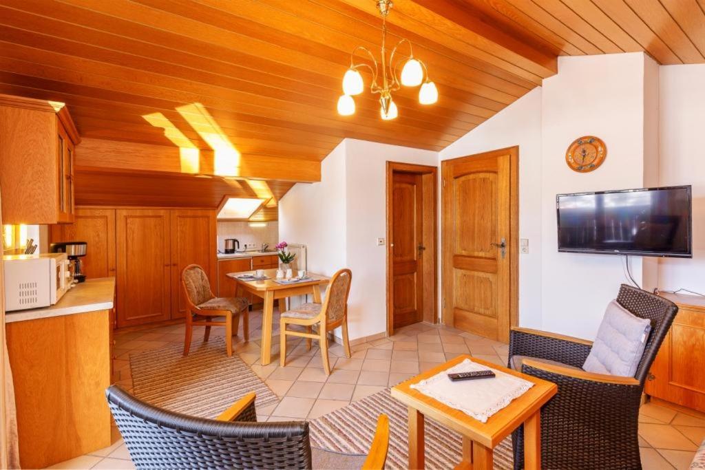 Η κουζίνα ή μικρή κουζίνα στο Haus Sonneck Ferienwohnungen GbR