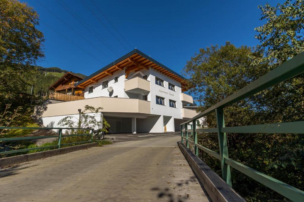 Budova, kde se apartmán nachází