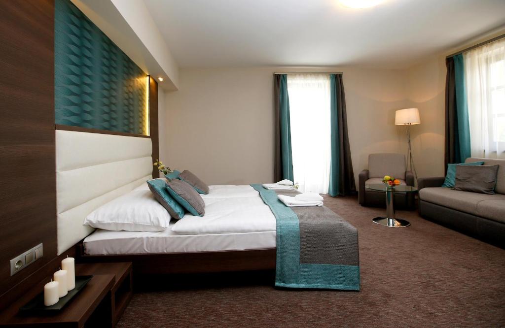 Hotel Villa Völgy Wellness & Konferencia - Quarto Duplo Superior Com 2 Camas Extras - Térreo