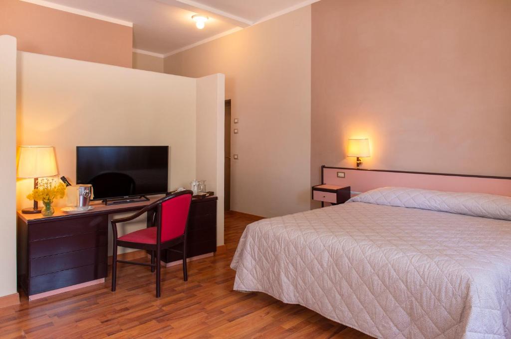 Hotel Villa dei Pini - Classic Quadruple Room