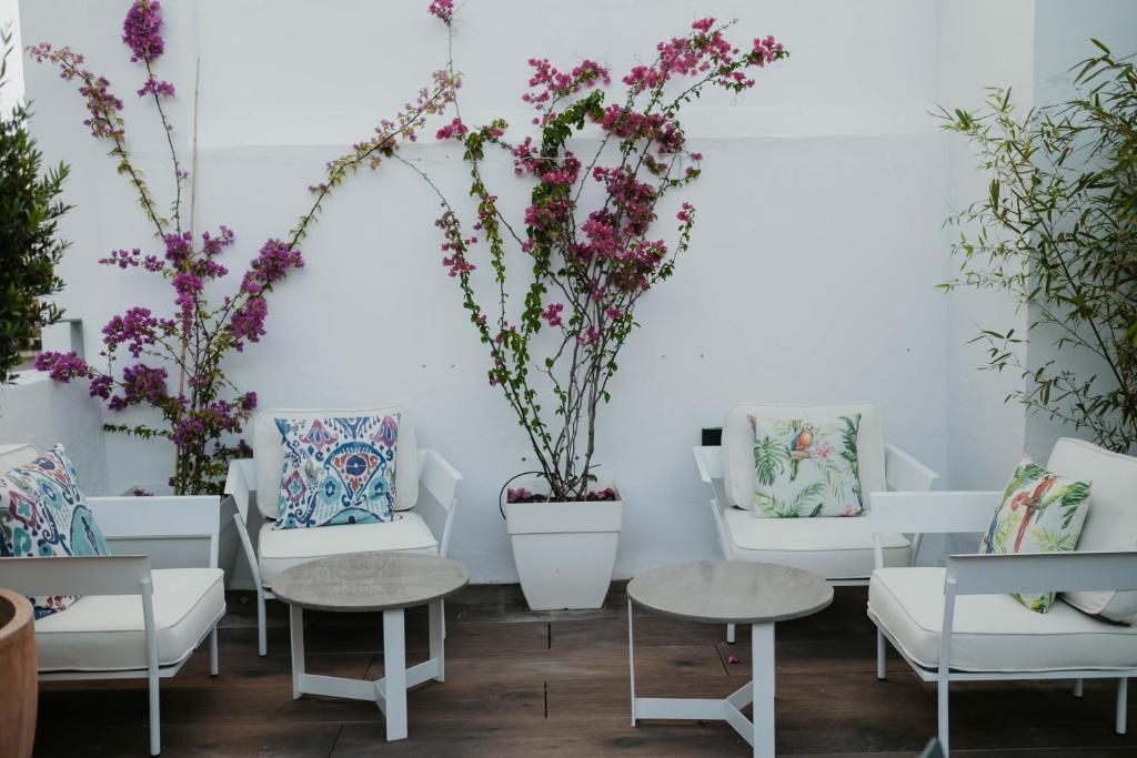 MDD4 Health Experience Hotel - Adults Only, Sevilla – Precios ...