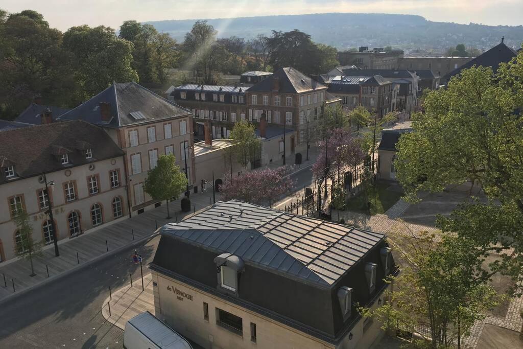 New Champagne Avenue Epernay City Center Nice View