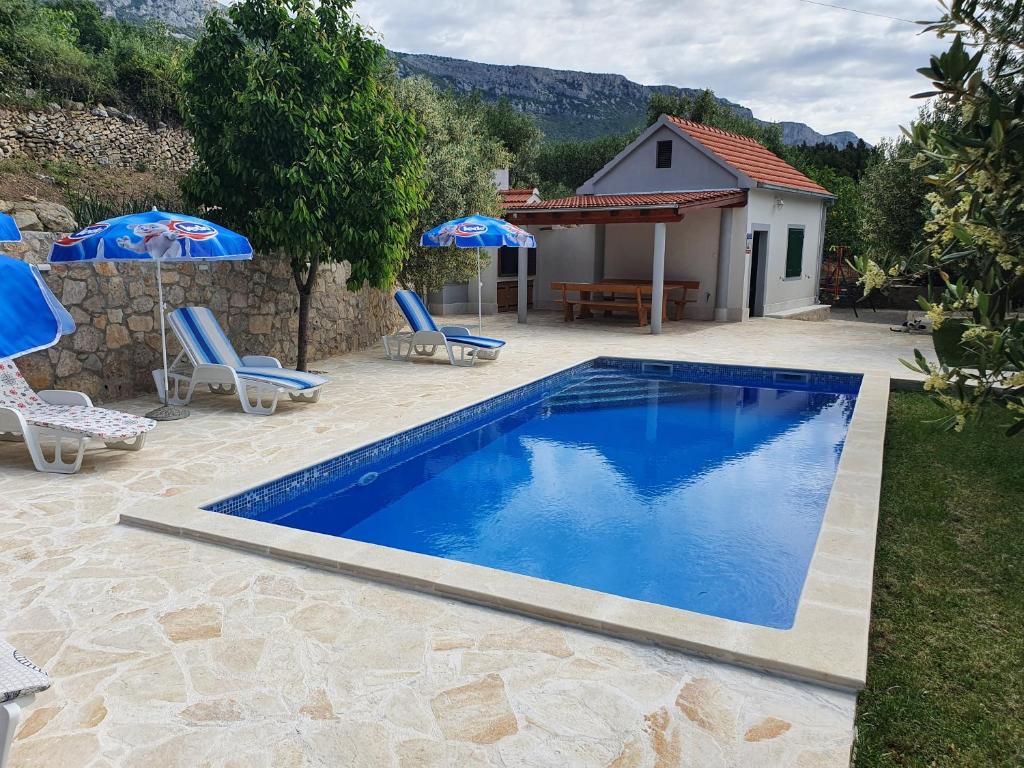 Bazén v ubytování Holiday home Kastela Village nebo v jeho okolí