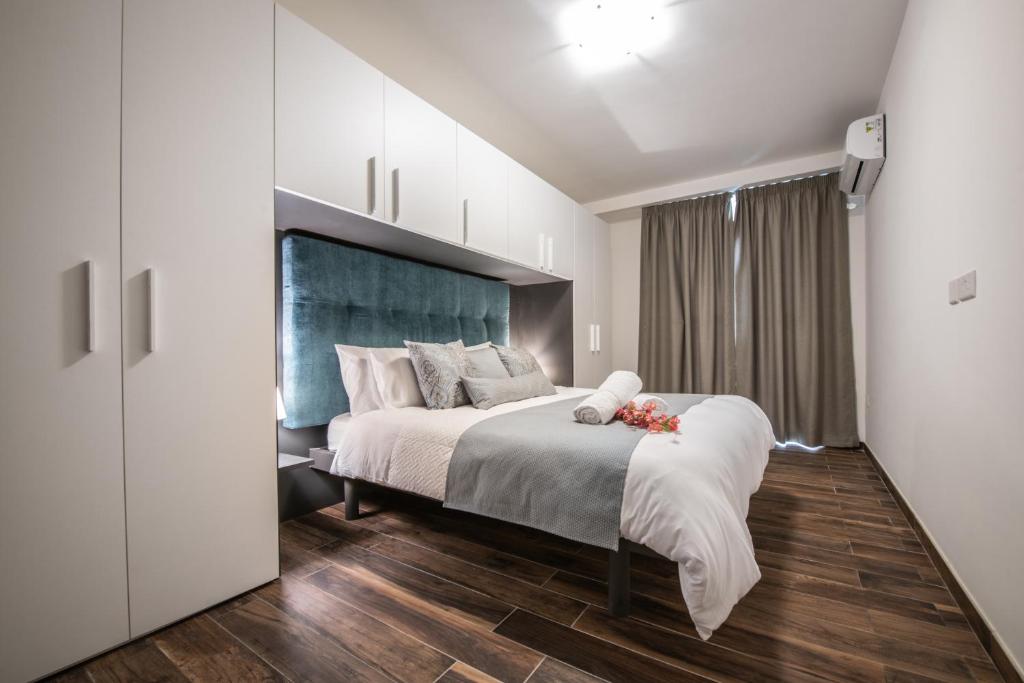 Electra Residence - Luxury Central Beachview Apartment - 11