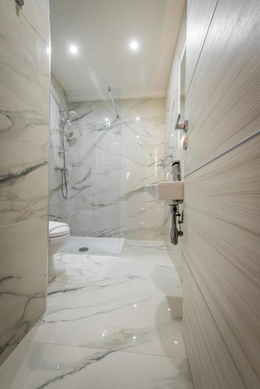 Electra Residence - Luxury Central Beachview Apartment - 19