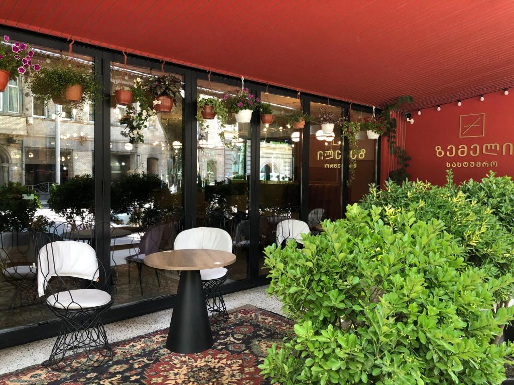 Restaurace v ubytování Zemeli Boutique Hotel by DNT Group