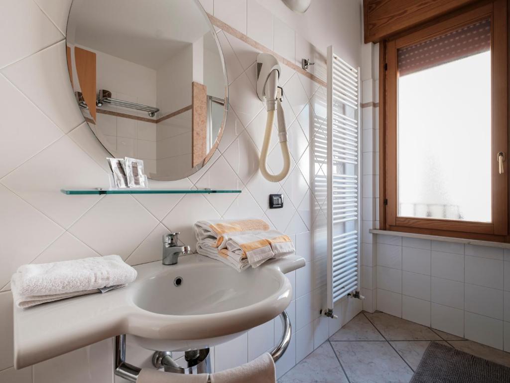 Koupelna v ubytování Hotel Lory
