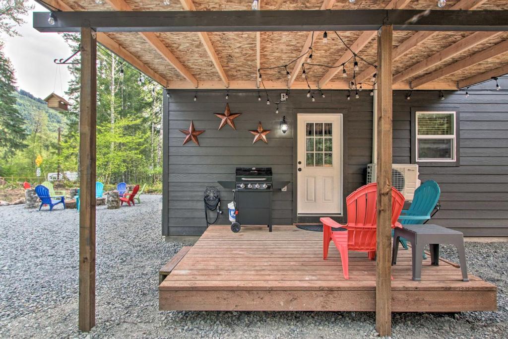 Cozy Cabin - 5 Miles to Mt Rainier National Park! - Casa De Vacaciones
