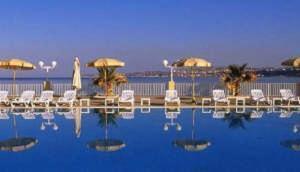 Bazén v ubytování Dioscuri Bay Palace nebo v jeho okolí