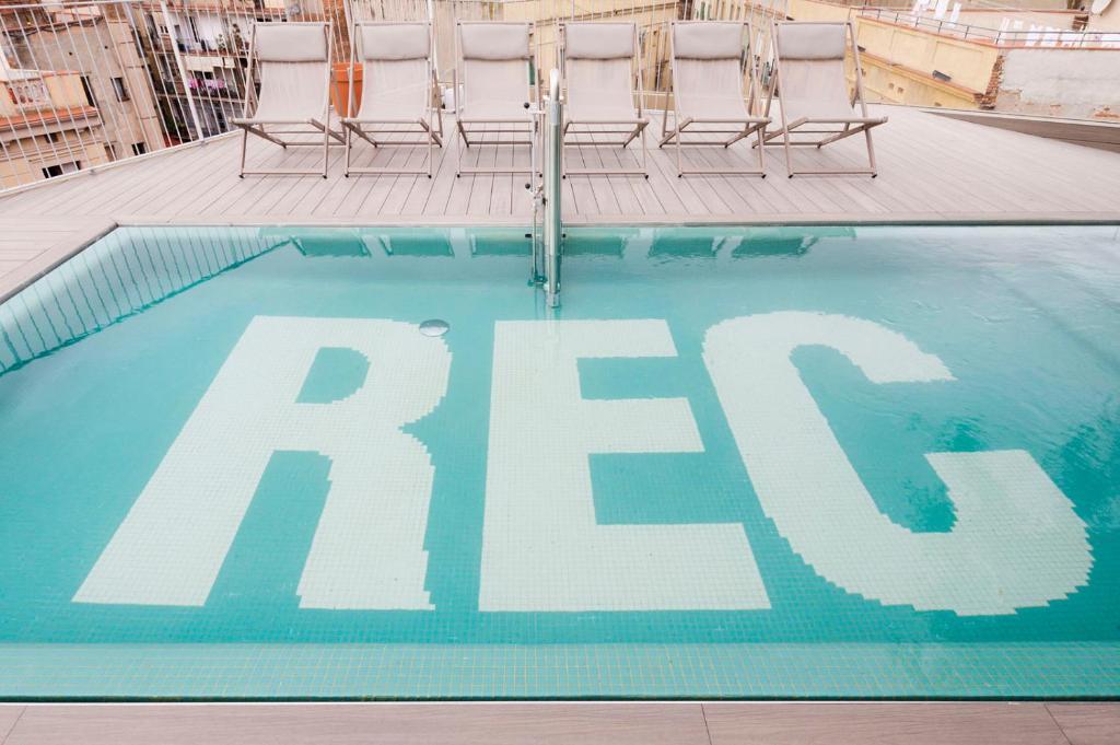 Bazén v ubytování Hotel Rec Barcelona - Adults Only nebo v jeho okolí