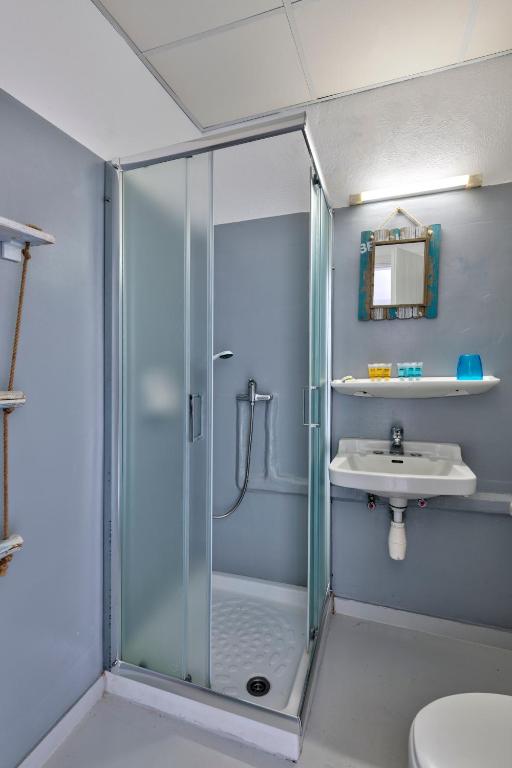 Koupelna v ubytování ''Di Mare'' Hotel & Suites