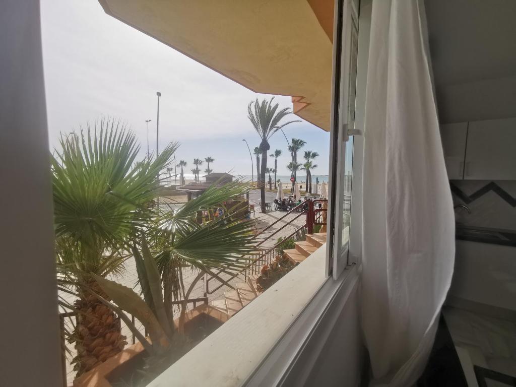 Balkon lub taras w obiekcie Apartamentos Sanlúcar Beach 2 y 3
