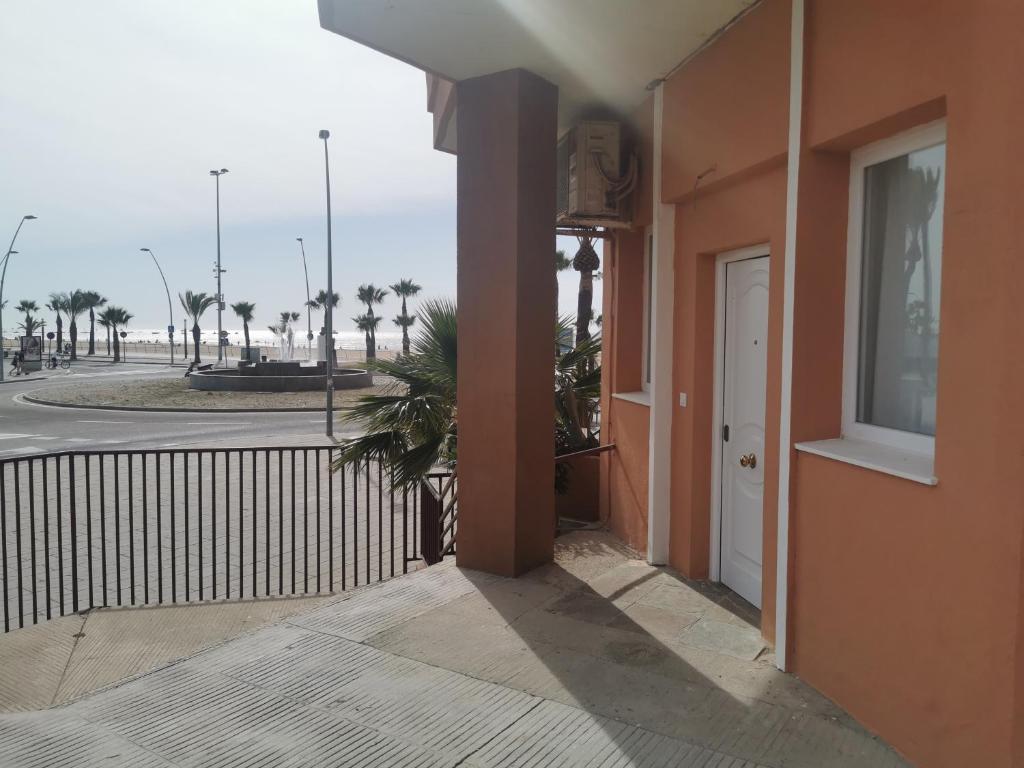 Balkon lub taras w obiekcie Apartamentos Sanlúcar Beach 2 y 3