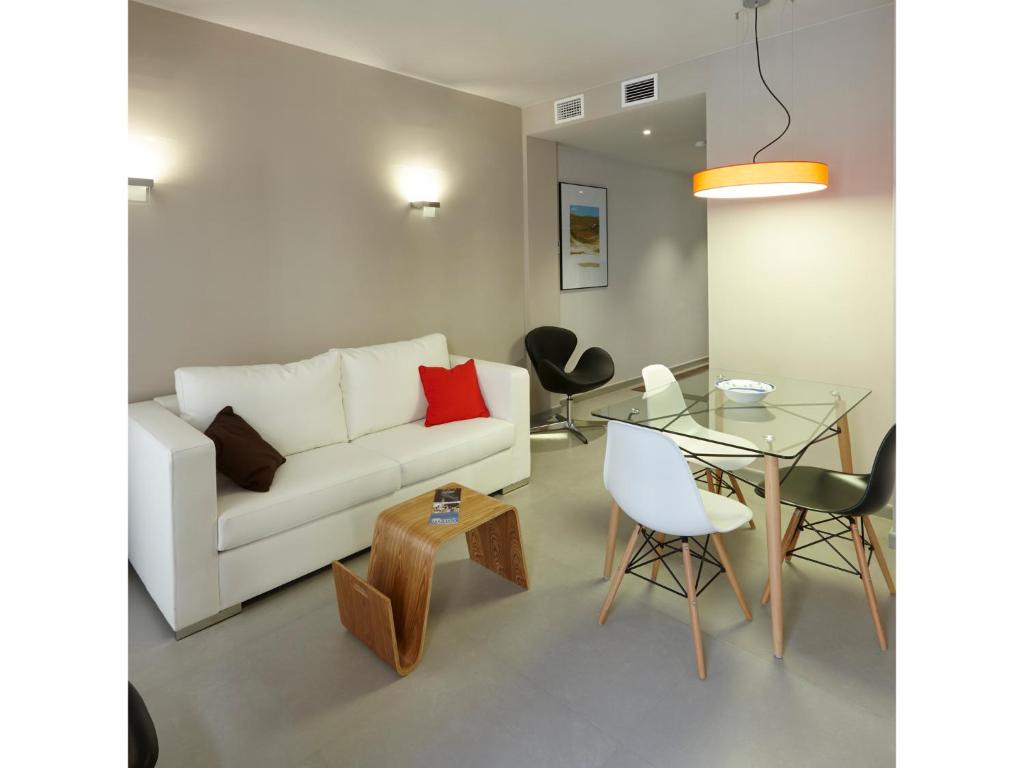 Apartamentos Caballerizas con parking gratuito - 8