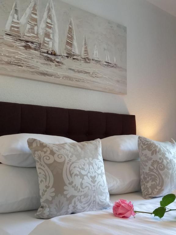 Postel nebo postele na pokoji v ubytování Garfild 1 Guest House