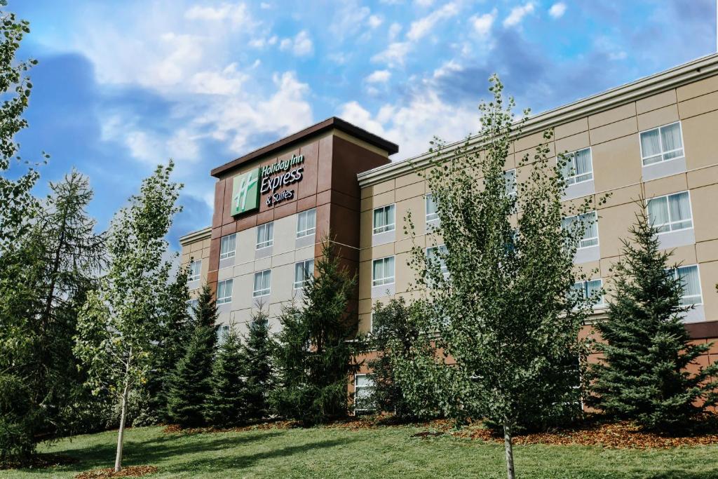 a rendering of the front of the hotel at Holiday Inn Express & Suites Spruce Grove - Stony Plain by IHG in Spruce Grove