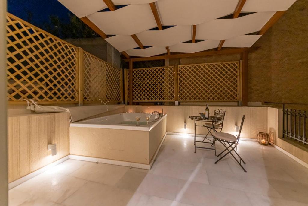 Zdjęcie z galerii obiektu IPELHOME - Plaka Boutique Apartments w Atenach