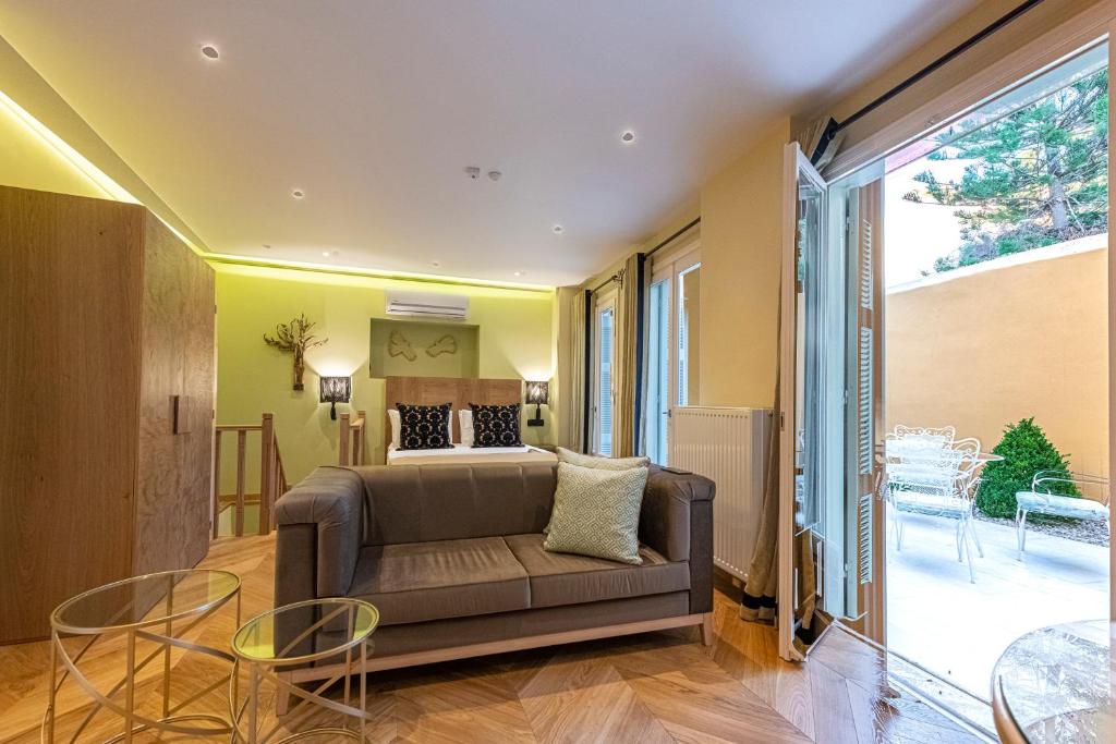 Część wypoczynkowa w obiekcie IPELHOME - Plaka Boutique Apartments