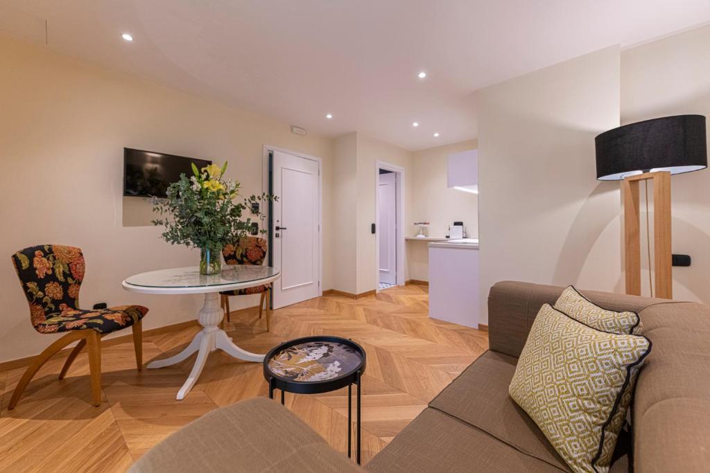 IPELHOME - Plaka Boutique Apartments - 15