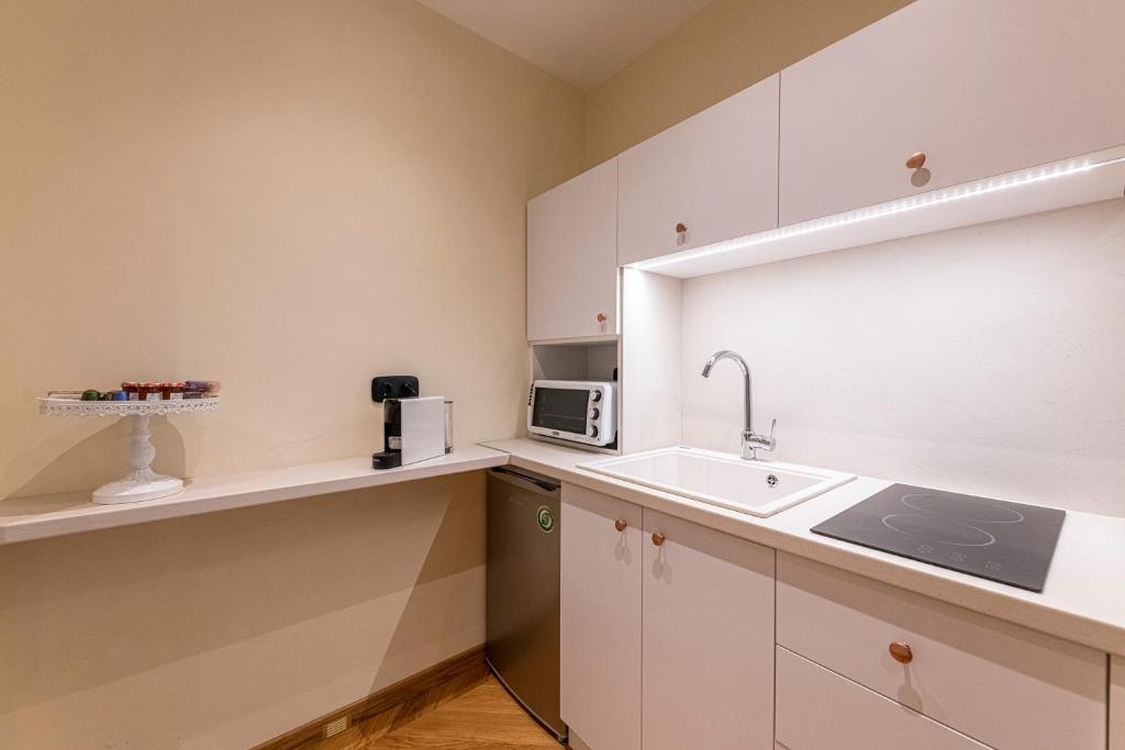 IPELHOME - Plaka Boutique Apartments - 18