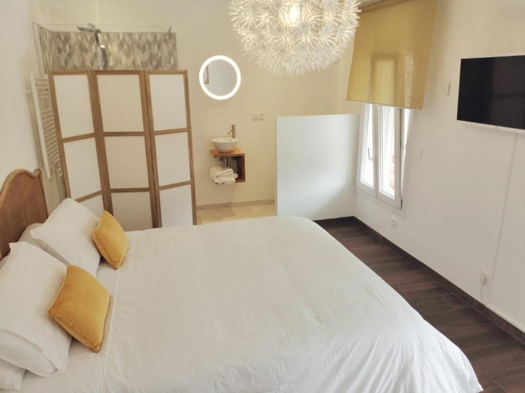 Jas dou Felibrige - Double Room With Private Bathroom