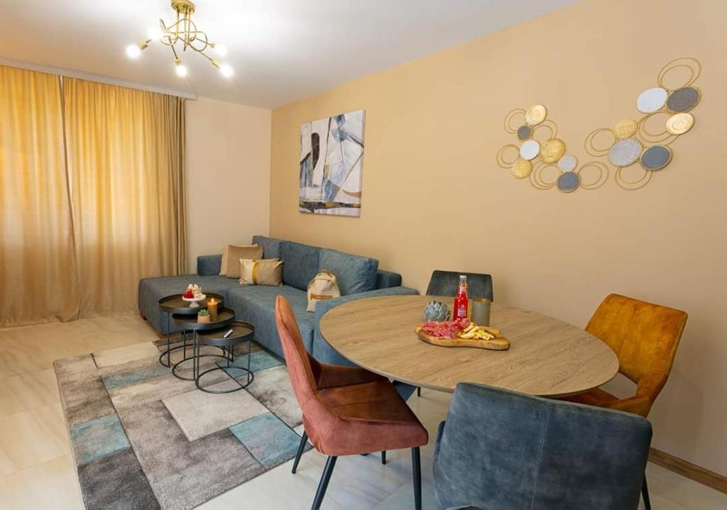 Kleptuzaparts - One-Bedroom Apartment