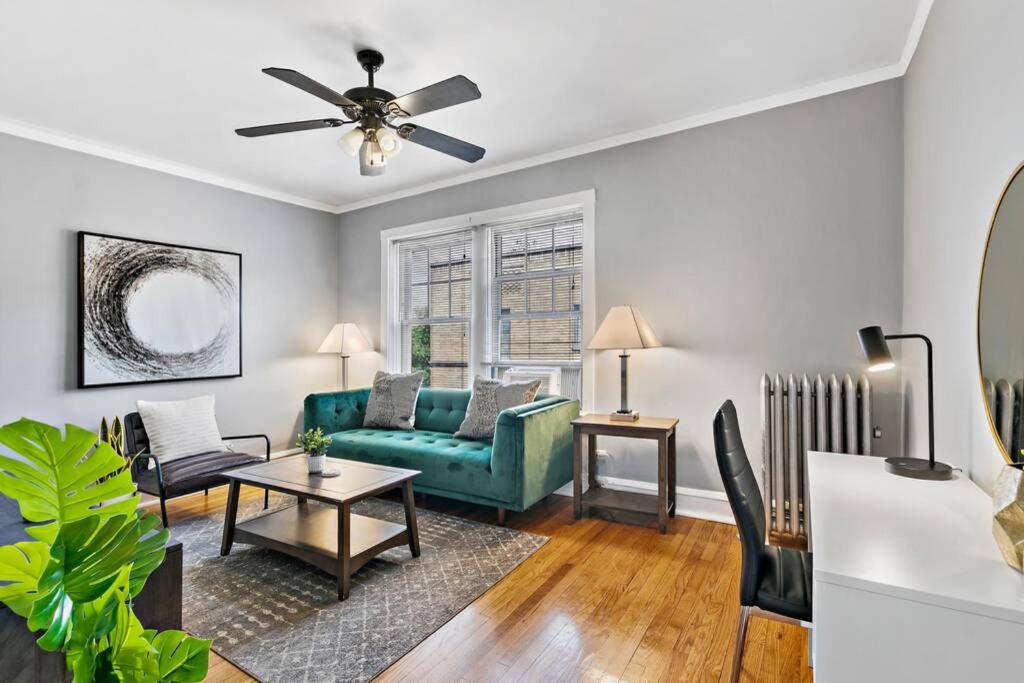Chic 1BR Apt Close to Everything - Marshfield E3 - Housity