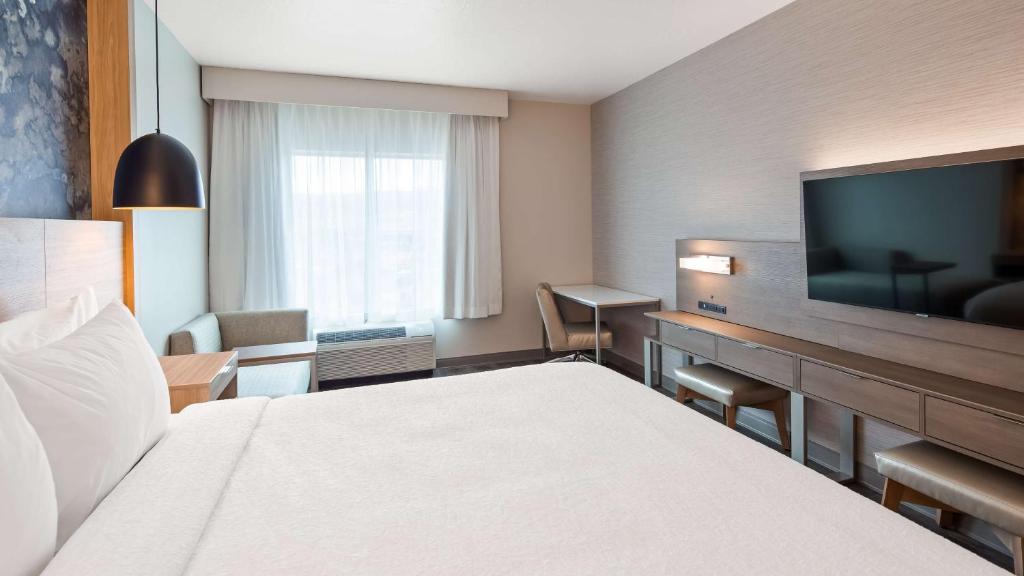Postel nebo postele na pokoji v ubytování Best Western Plus Settlers Point